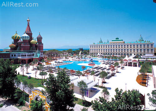 Kremlin Palace Hotel 